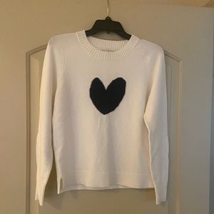 LOFT petite LS pullover heart sweater.  Size XSP.  Great condition!